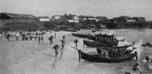 CARRIERS CONVEYING BAGS OF CACAO TO SURF BOATS, ACCRA. Reproduced by permission of the Editor of "West Africa."