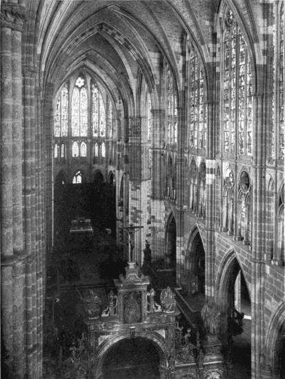 CATHEDRAL OF LEON Looking up the nave