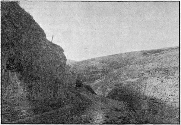 THE JOHN DAY RIVER HIGHWAY SOUTH OF CONDON IN GILLIAM COUNTY MACADAMIZED IN 1917