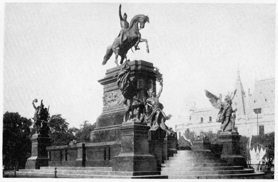 STATUE OF GENERAL SAN MARTIN, BUENOS AIRES