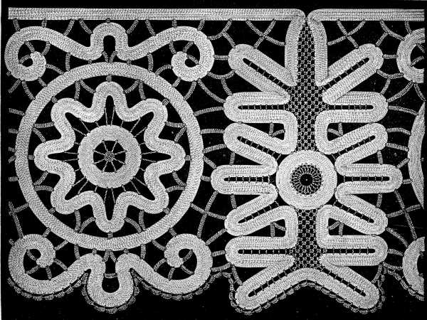 FIG. 771. IRISH LACE. MATERIALS: Lacet surfin D.M.C No. 5, white or écru and Fil d’Alsace D.M.C Nos. 40 to 150, or Fil à dentelle D.M.C Nos. 50 to 150.