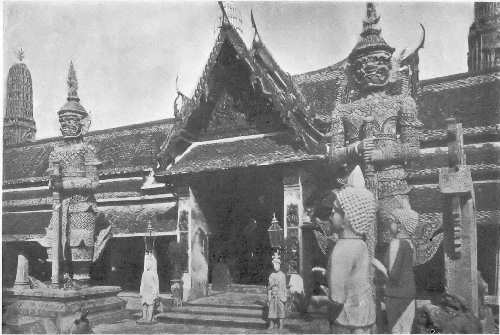 Entrance to Prakeo, the Royal Temple