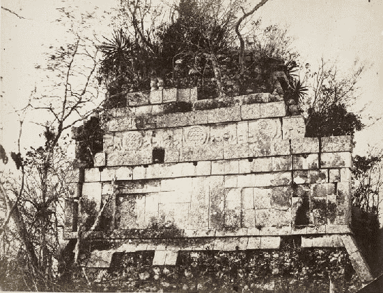 Palais Du Cirque, à Chichen-Itza, bas-relief des tigres.