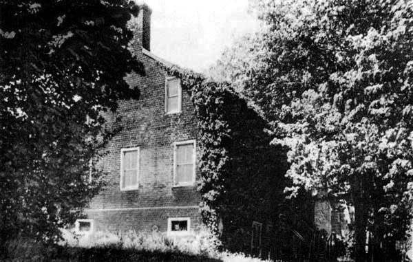 Old Tobacco Warehouse, built 1680 at Urbanna, Virginia <br>Courtesy of Mrs. H. I. Worthington