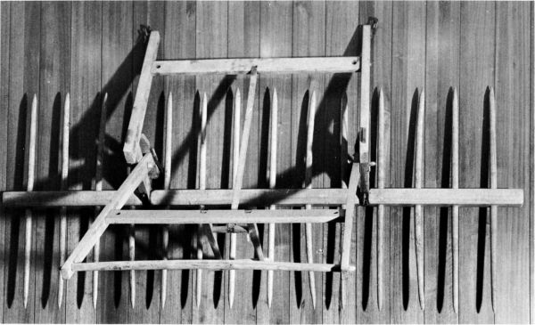 Figure 13.--Flop-over hay rake. (Catalog No. 136.)