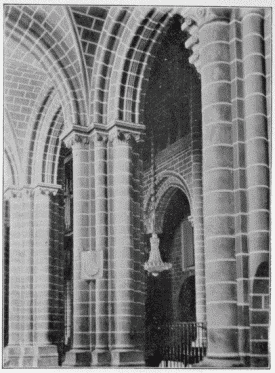 FIG. 20.Evora.Sé. Interior.