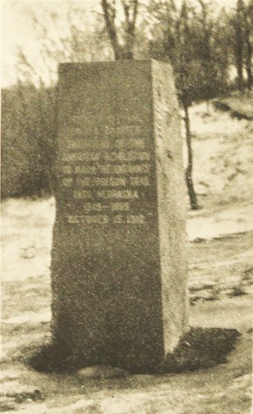 Monument in Riverside Park, Omaha, marking the Initial Point of the California Trail  Erected by Omaha Chapter, Daughters of the American Revolution