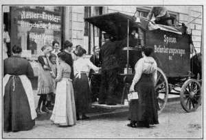 Photograph from Henry Ruschin TRAVELING-KITCHEN IN BERLIN A food-conservation measure that failed, because the people grew tired of the stew dispensed by the "Food Transport Wagon."