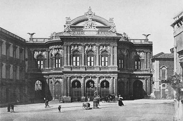 TEATRO BELLINI.