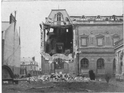 MUSEUM:  RIGHT WING OF REAR FAÇADE DAMAGED BY AERIAL TORPEDO IN 1918.