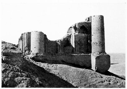 Fig. 144.—SÂMARRÂ, EL ’ASHIḲ, WEST END OF NORTH FAÇADE.