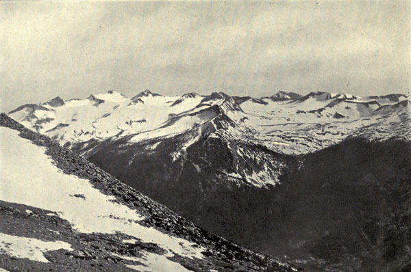 “Fountain Snow” on the High Sierras (Mt. Lyell Group)