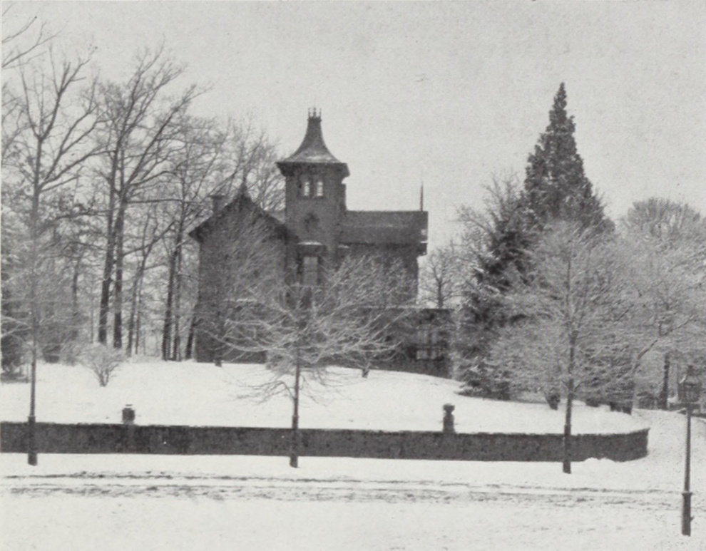 Home Of Mr. C. C. Hine, 209 Washington Avenue.