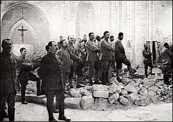 Photograp of the Mass held in the Cathedral in 1917.