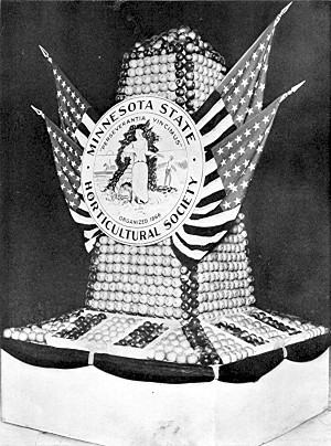 Monument erected in lobby of West Hotel,
Minneapolis,

Place of annual meeting of the society, December 7 to 10. Height of
monument, 10 feet. Number of bushels of apples used, twenty-five.
Enlarged seal of the society on its front.