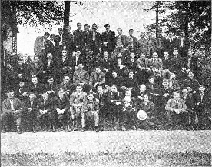 Released Free Speech prisoners who visited the graves of
their murdered Fellow Workers at Mount Pleasant Cemetery, May 12, 1917.