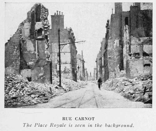 RUE CARNOT
The Place Royale is seen in the background.