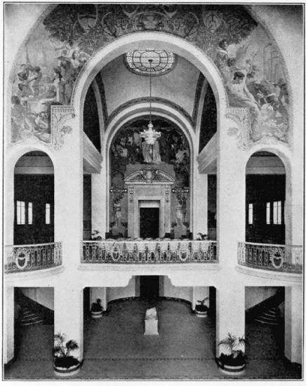 ANOTHER INTERIOR VIEW OF THE ARGENTINE PAVILION
AT THE PANAMA PACIFIC EXPOSITION WHERE THE
ARTISTIC RICHNESS OF THE MURAL DECORATIONS
CAN BE APPRECIATED